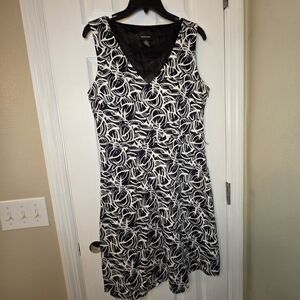 Spense Elegant Black and White Floral Dress